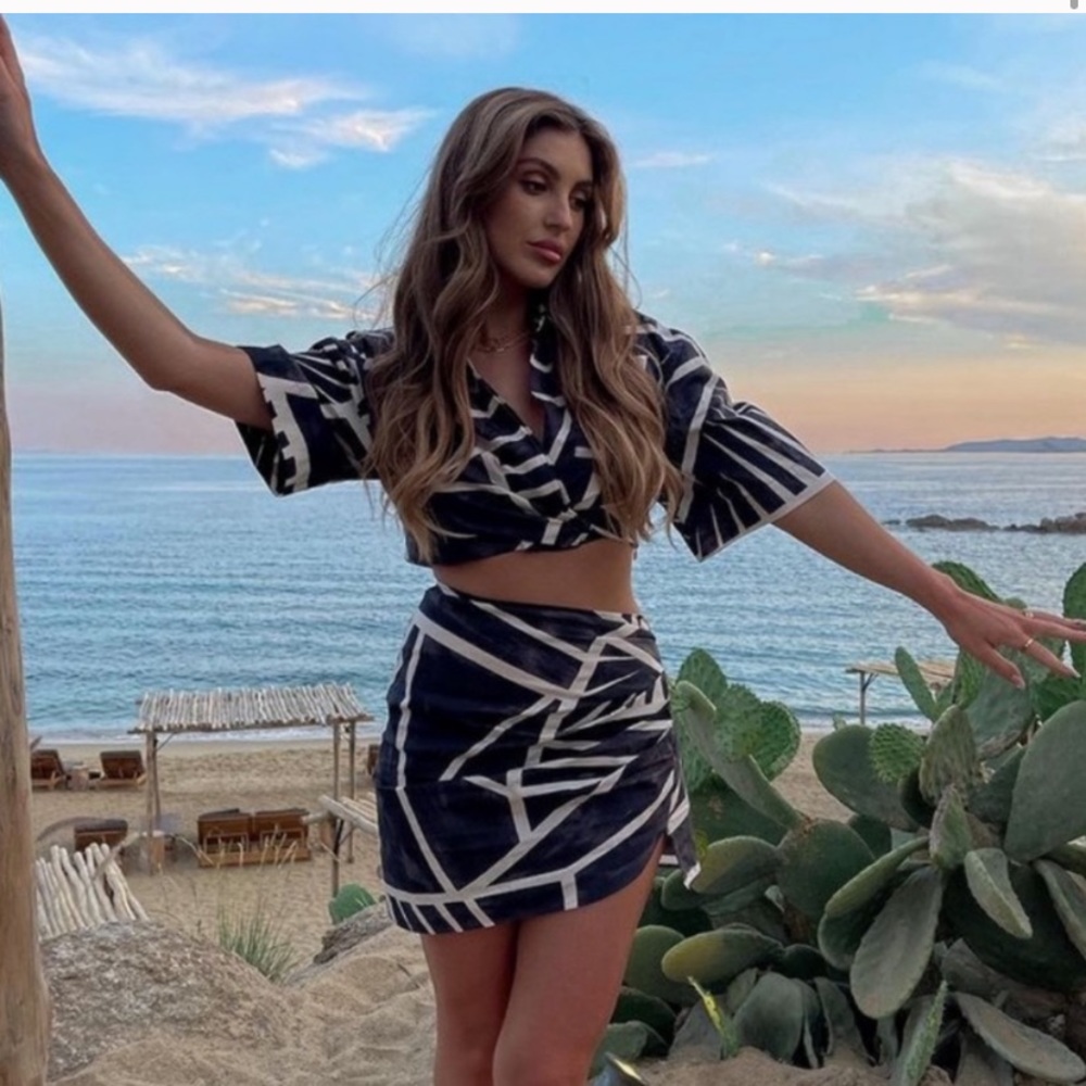 Zara SET TWO PIECE cropped printed top and skirt bloggers